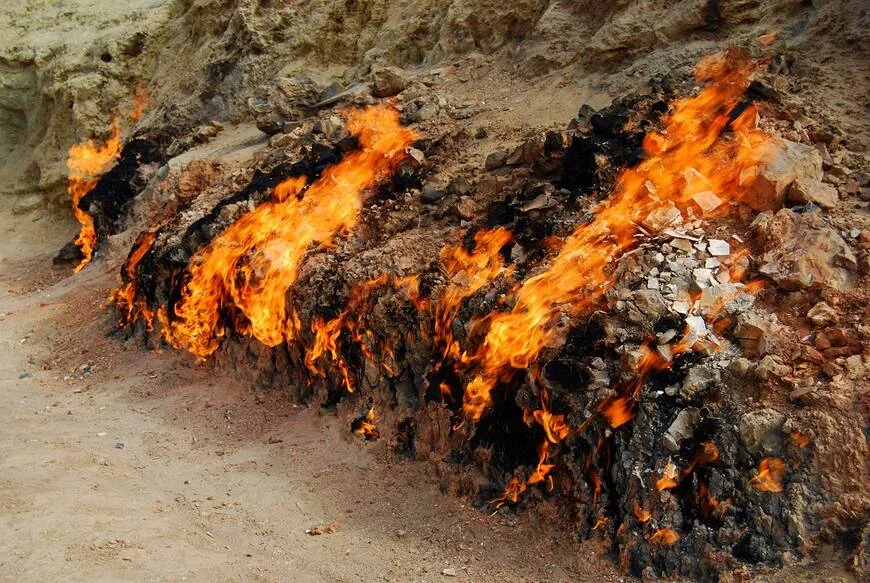 Yanardag burning mountain - popular tourist attraction near Baku